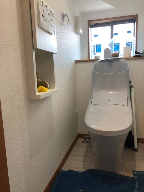 キッチンパネルでトイレの壁もお掃除らくらく 簡単リフォーム 磐田市 ｆ様邸 施工事例 遠鉄のリフォーム 浜松市 浜松 県西部に豊富なリフォーム実績